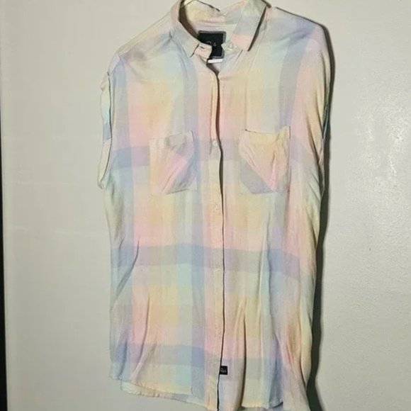 Rails Pastel Patchwork Button Up Front Collared Short Sleeve Shirt Size Medium - Picture 1 of 7